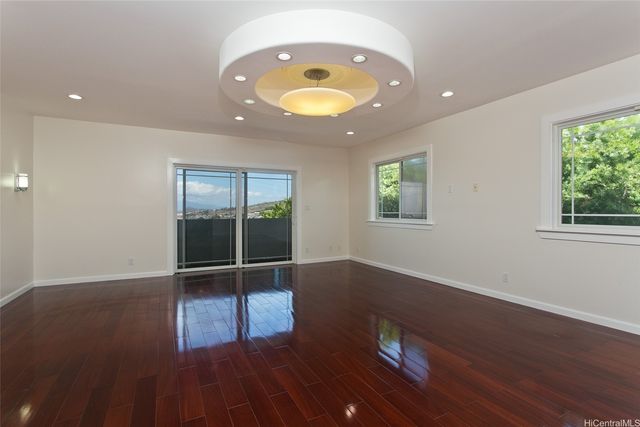 2004 Skyline Drive, Honolulu, HI 96817