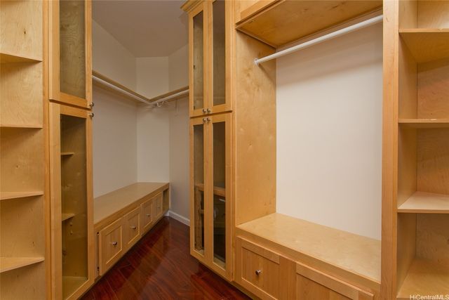 2004 Skyline Drive, Honolulu, HI 96817