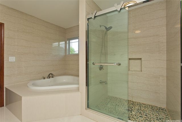 2004 Skyline Drive, Honolulu, HI 96817