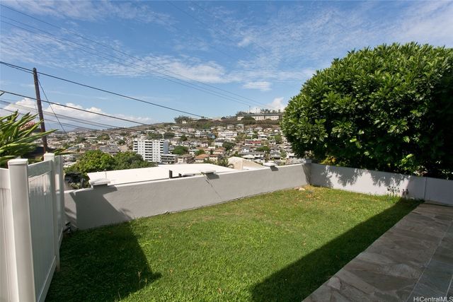 2004 Skyline Drive, Honolulu, HI 96817