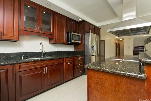 2004 Skyline Drive, Honolulu, HI 96817