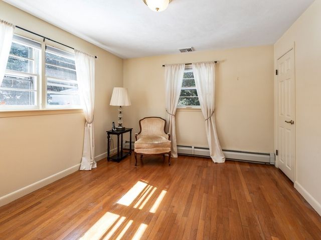 4 Athens St, Auburn, MA 01501