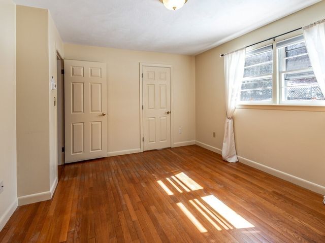 4 Athens St, Auburn, MA 01501