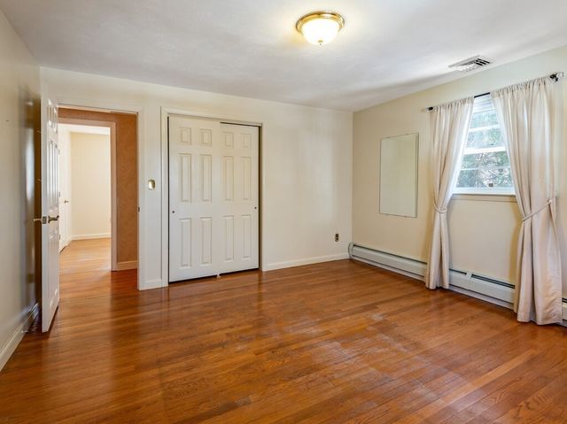 4 Athens St, Auburn, MA 01501