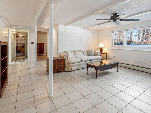 4 Athens St, Auburn, MA 01501