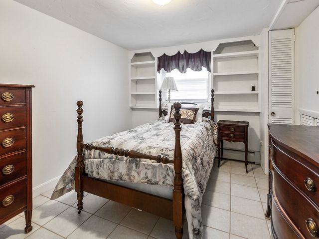 4 Athens St, Auburn, MA 01501