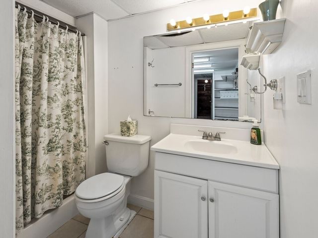 4 Athens St, Auburn, MA 01501