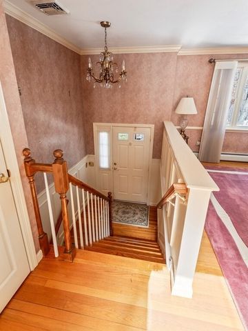 4 Athens St, Auburn, MA 01501