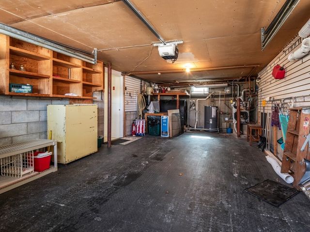 4 Athens St, Auburn, MA 01501