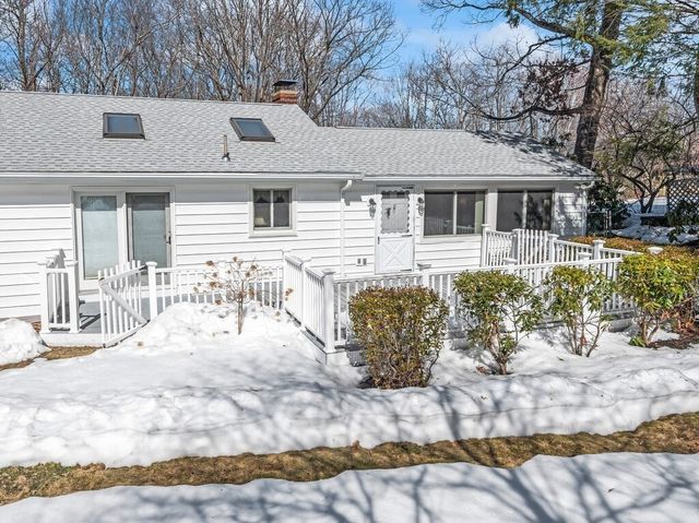 4 Athens St, Auburn, MA 01501