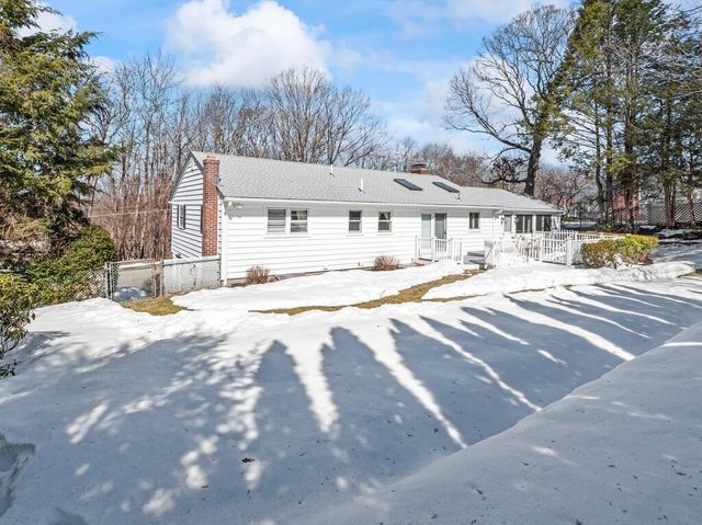 4 Athens St, Auburn, MA 01501