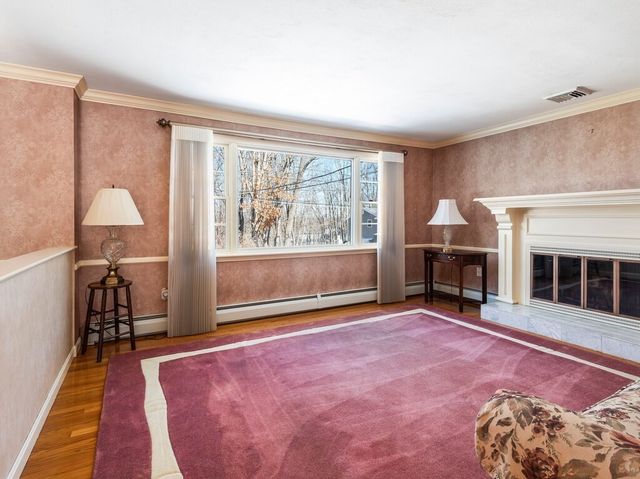 4 Athens St, Auburn, MA 01501