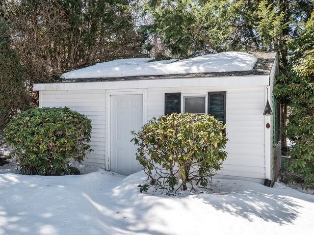 4 Athens St, Auburn, MA 01501