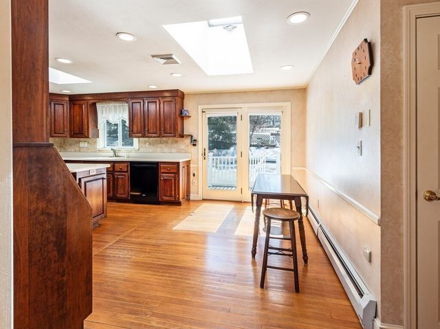 4 Athens St, Auburn, MA 01501