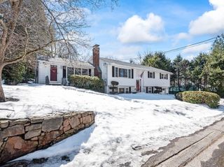 4 Athens St, Auburn, MA 01501