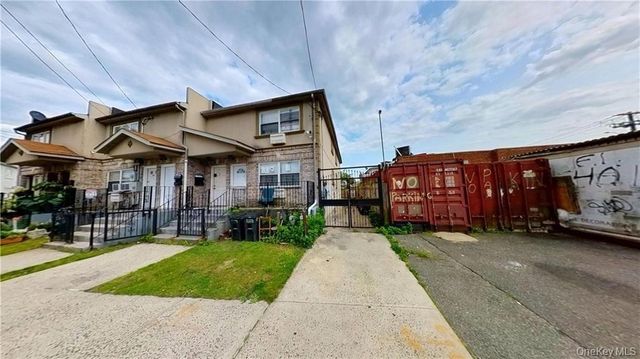 2409 Brookhaven Avenue, Far Rockaway, NY 11691