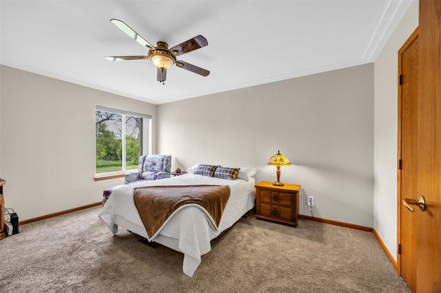 396 Teakwood Ln D, Cedar Rapids, IA 52402