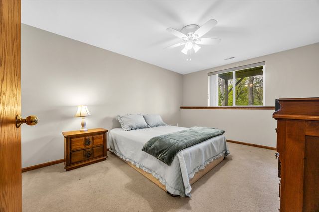396 Teakwood Ln D, Cedar Rapids, IA 52402