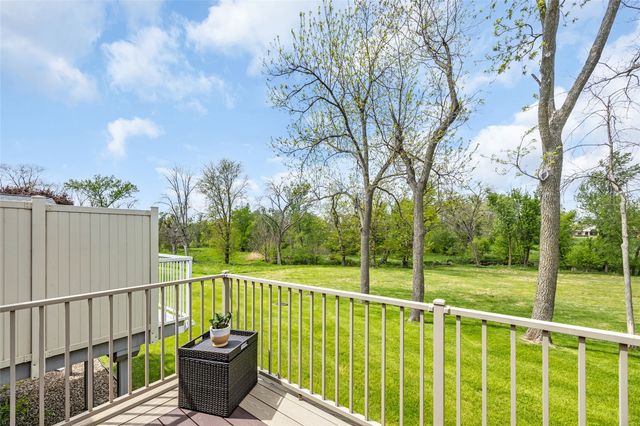 396 Teakwood Ln D, Cedar Rapids, IA 52402