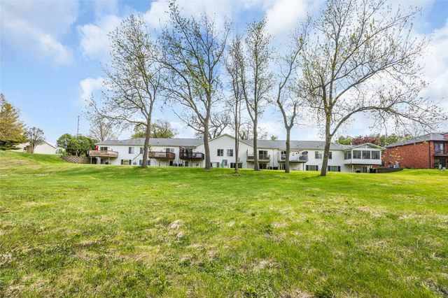 396 Teakwood Ln D, Cedar Rapids, IA 52402
