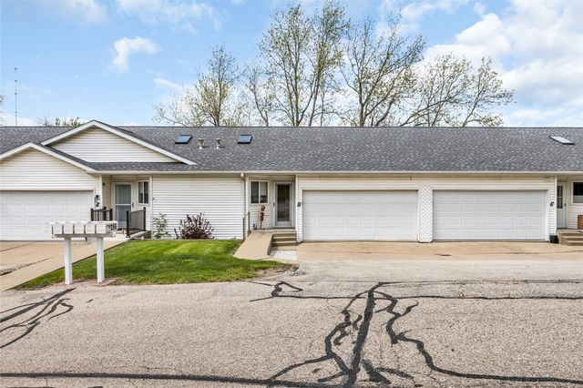 396 Teakwood Ln D, Cedar Rapids, IA 52402