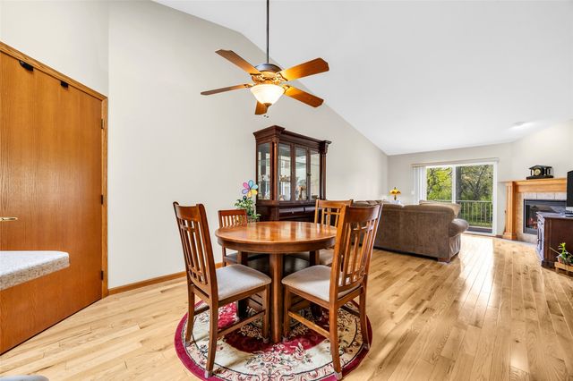 396 Teakwood Ln D, Cedar Rapids, IA 52402
