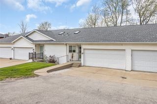 396 Teakwood Ln D, Cedar Rapids, IA 52402
