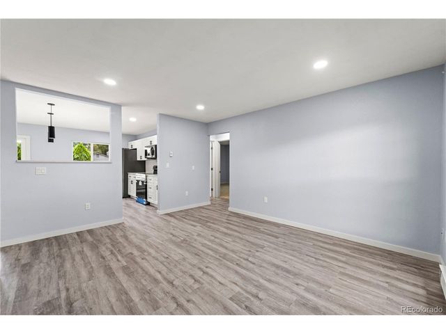 2244 Grant St, Longmont, CO 80501