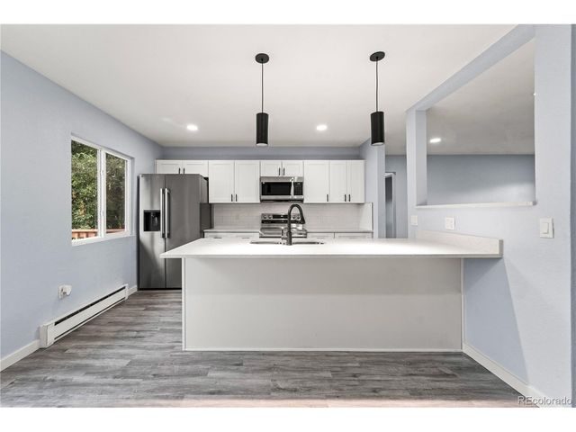 2244 Grant St, Longmont, CO 80501