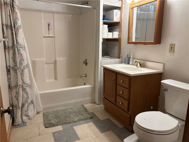 17 Warren Court, Cranston, RI 02920