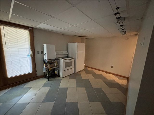 17 Warren Court, Cranston, RI 02920