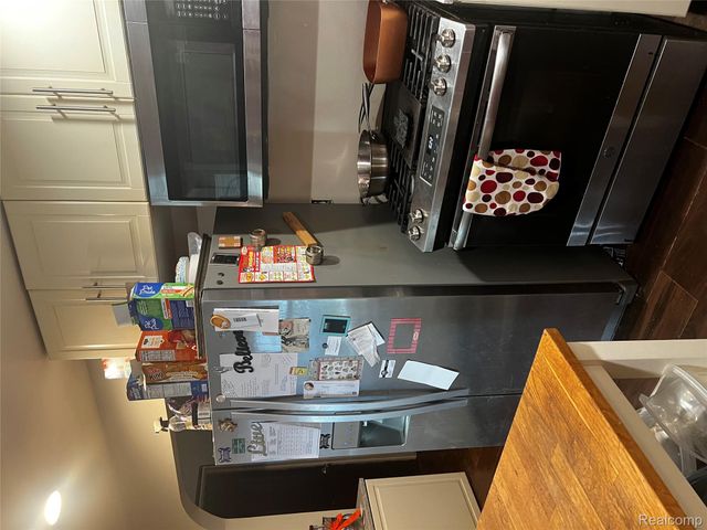 8309 Hugh Street, Westland, MI 48185