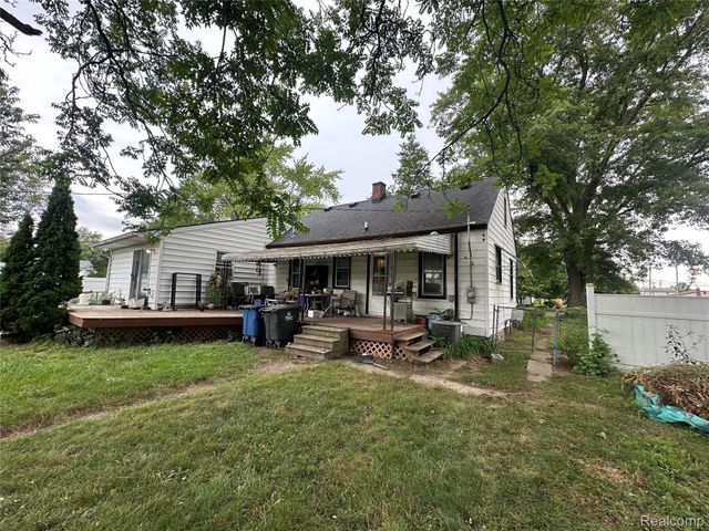 8309 Hugh Street, Westland, MI 48185