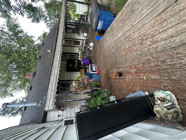 8309 Hugh Street, Westland, MI 48185