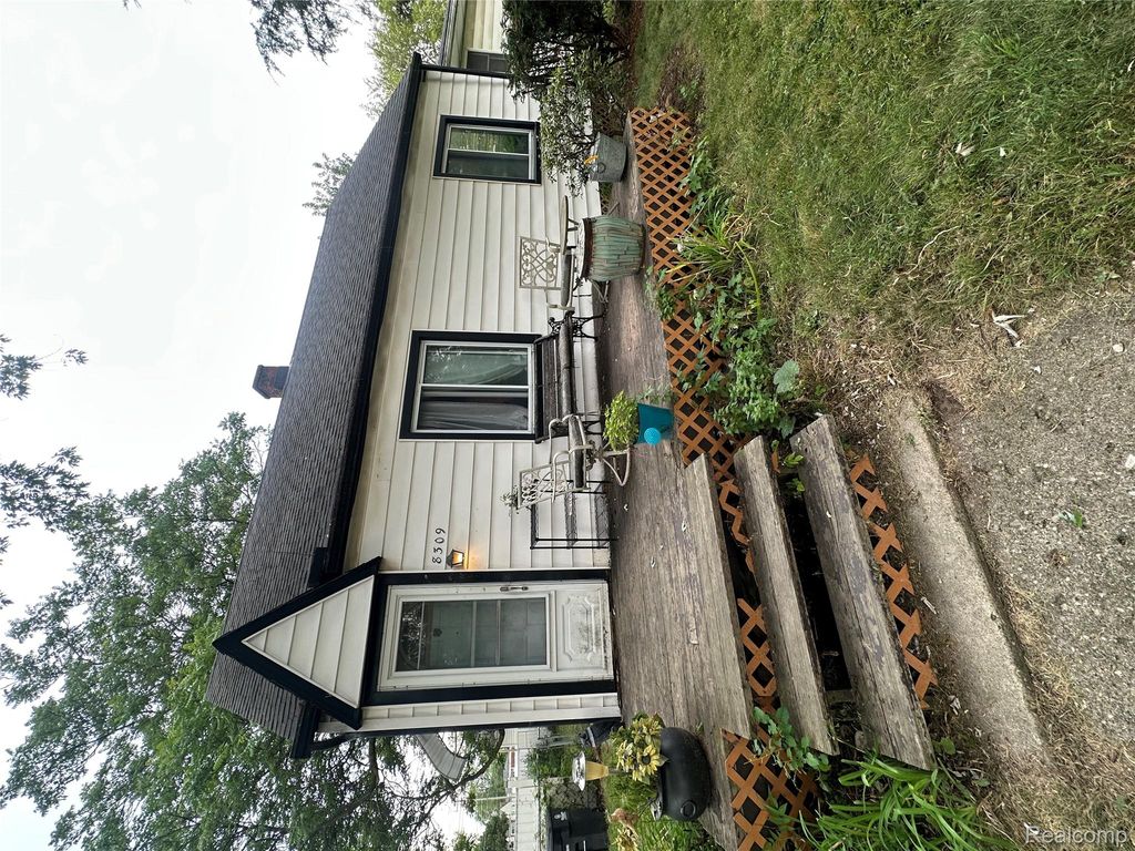 8309 Hugh Street, Westland, MI 48185