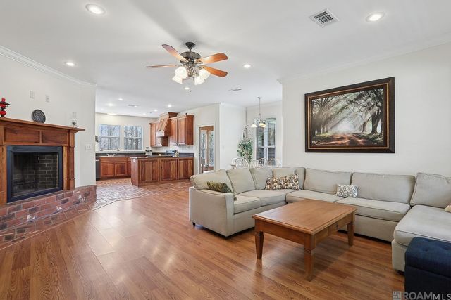 11167 N Wakefield Dr, St Francisville, LA 70775