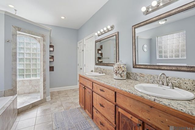 11167 N Wakefield Dr, St Francisville, LA 70775