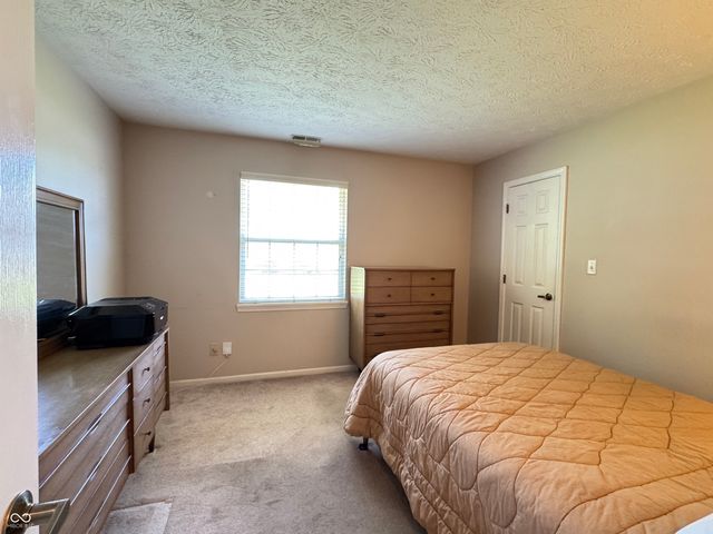597 Hunting Creek Drive, Greenwood, IN 46142
