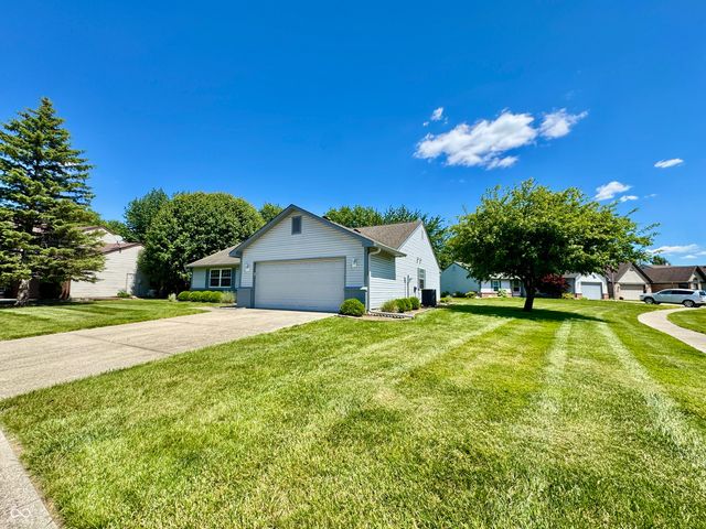 597 Hunting Creek Drive, Greenwood, IN 46142