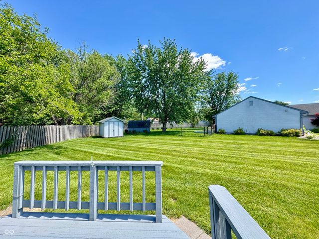 597 Hunting Creek Drive, Greenwood, IN 46142
