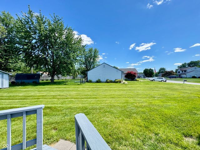 597 Hunting Creek Drive, Greenwood, IN 46142