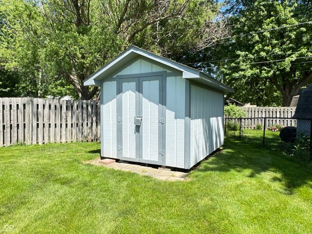 597 Hunting Creek Drive, Greenwood, IN 46142
