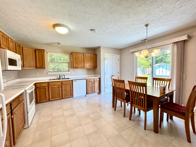 597 Hunting Creek Drive, Greenwood, IN 46142