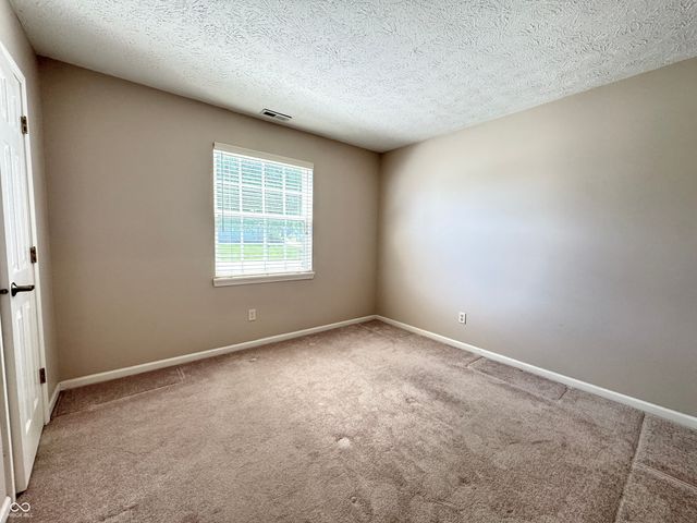 597 Hunting Creek Drive, Greenwood, IN 46142
