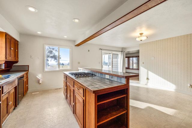 23131 N Poe Valley Road, Klamath Falls, OR 97603