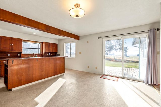 23131 N Poe Valley Road, Klamath Falls, OR 97603