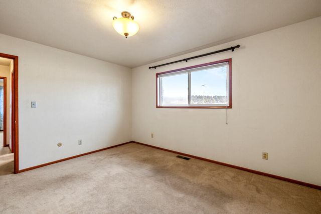 23131 N Poe Valley Road, Klamath Falls, OR 97603