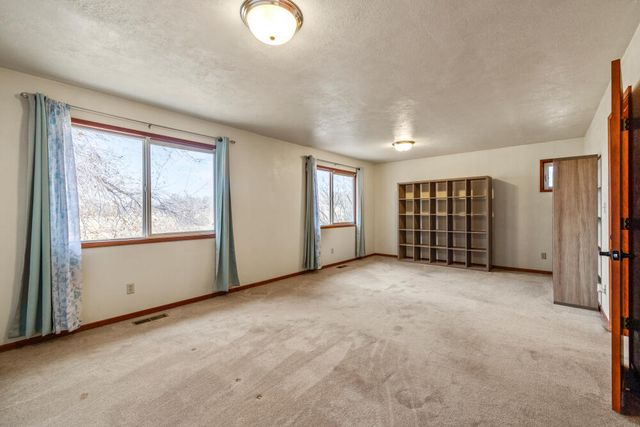 23131 N Poe Valley Road, Klamath Falls, OR 97603