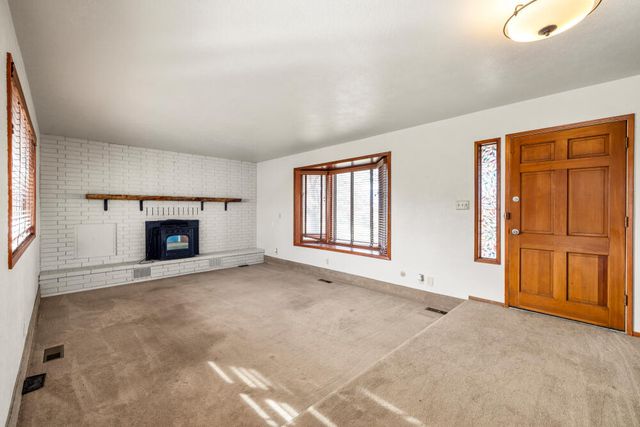 23131 N Poe Valley Road, Klamath Falls, OR 97603