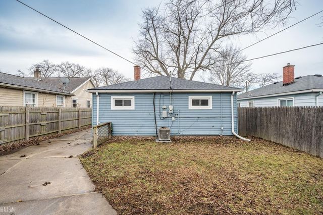 4993 Clippert Street, Dearborn Heights, MI 48125